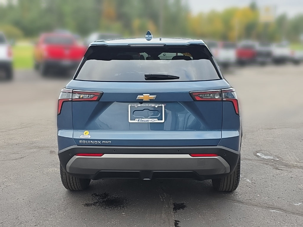Used 2026 Chevrolet Equinox LT AWD/4WD image 8