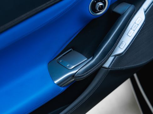Used 2019 Ferrari Portofino RWD image 45