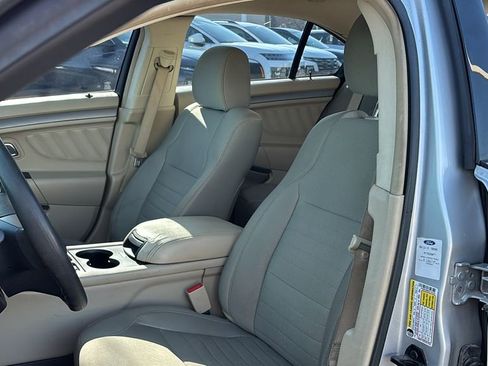 Used 2015 Ford Taurus SE image 10
