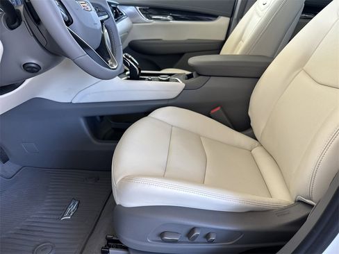 New 2025 Cadillac XT6 Premium Luxury w/ Technology Package image 11