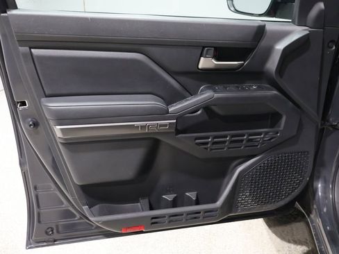 Used 2025 Toyota Tacoma TRD Off-Road image 12