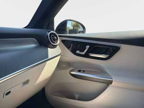 Used 2026 Mercedes-Benz GLC 300 4MATIC image 20