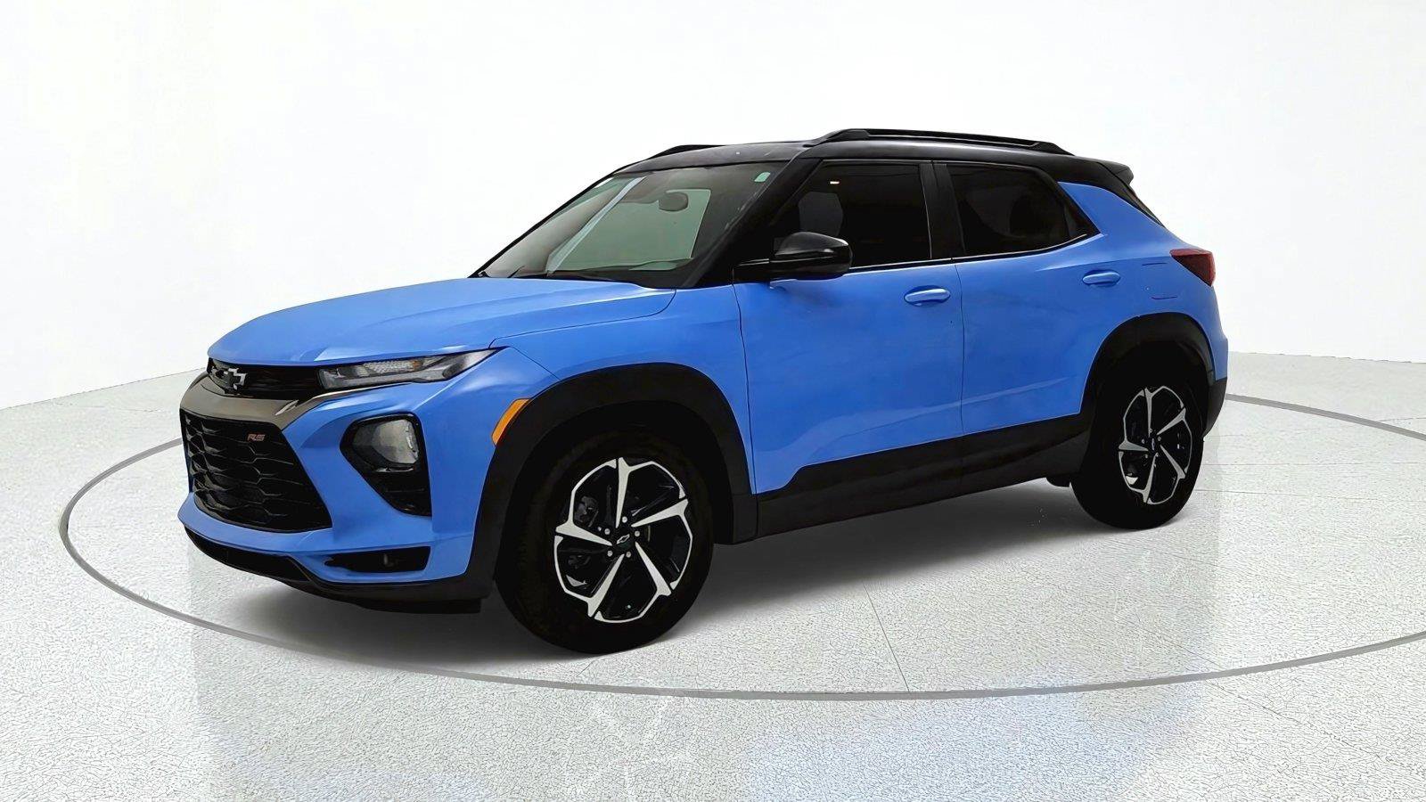 Used 2023 Chevrolet TrailBlazer RS w/ Sun and Liftgate Package FWD image 3
