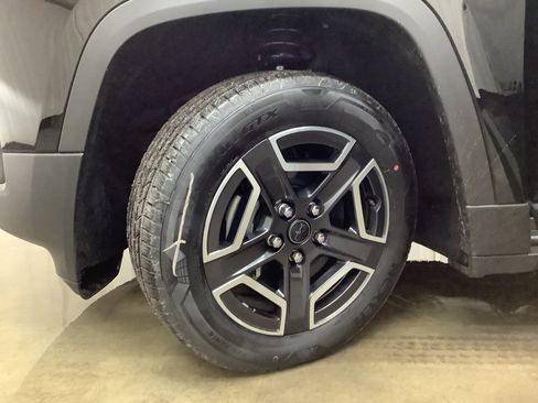 New 2026 Jeep Cherokee Laredo AWD/4WD image 29