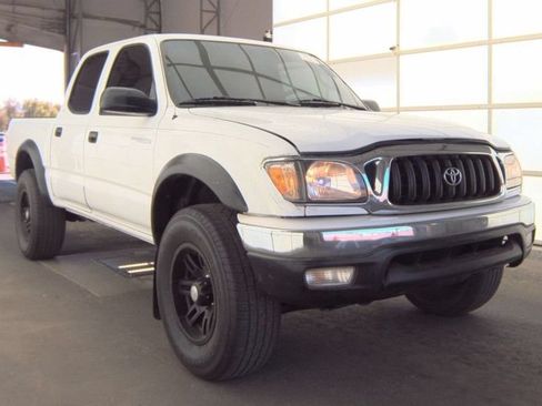 Used 2002 Toyota Tacoma PreRunner w/ SR5 Pkg w/ Chrome Pkg RWD image 1
