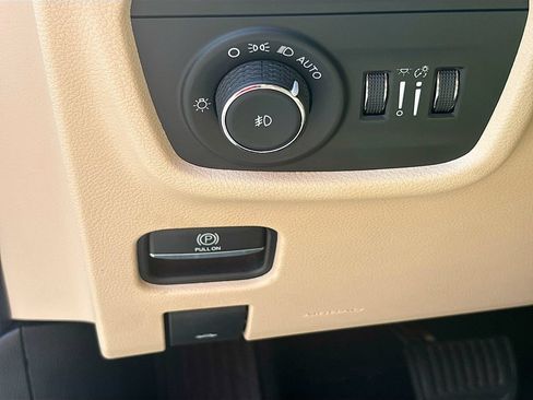 Used 2021 Jeep Grand Cherokee L Limited RWD image 36