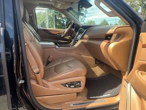 Used 2016 Cadillac Escalade Platinum AWD/4WD image 33