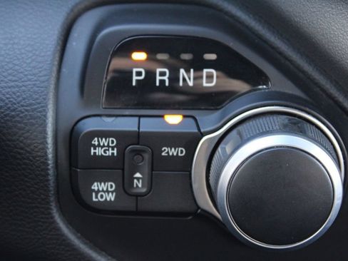 Used 2024 RAM 2500 Big Horn w/ Bed Utility Group image 33