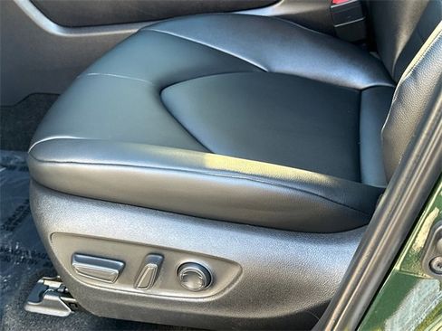 Certified 2025 Toyota Highlander XLE image 24