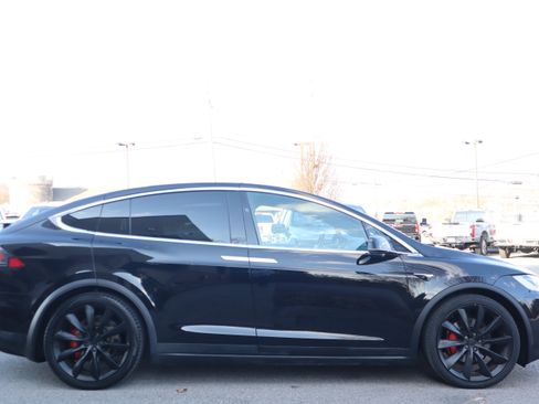 Used 2018 Tesla Model X P100D image 6