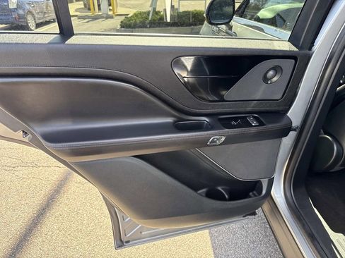 Used 2024 Lincoln Aviator Reserve w/ Elements Package Plus AWD/4WD image 17