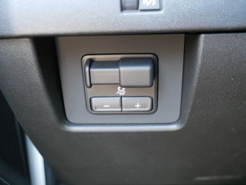 Used 2024 GMC Canyon Elevation w/ Elevation Premium Package AWD/4WD image 26