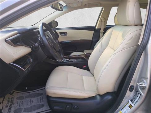 Used 2018 Toyota Avalon Touring image 17