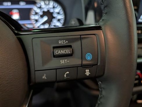 Used 2023 Nissan Pathfinder SL w/ Black Appearance Package AWD/4WD image 18