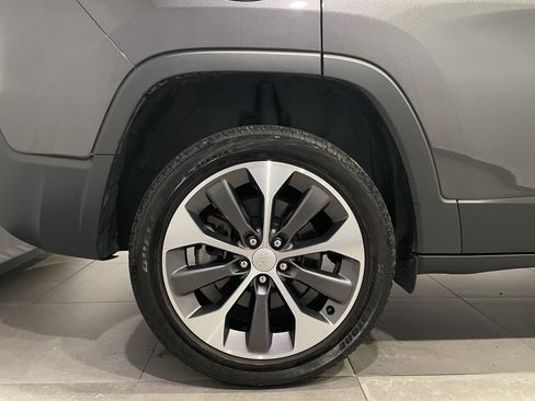 Used 2022 Jeep Cherokee Limited w/ Elite Package AWD/4WD image 9