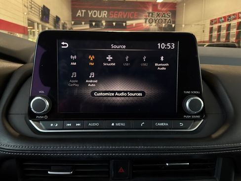 Used 2025 Nissan Rogue SV FWD image 30