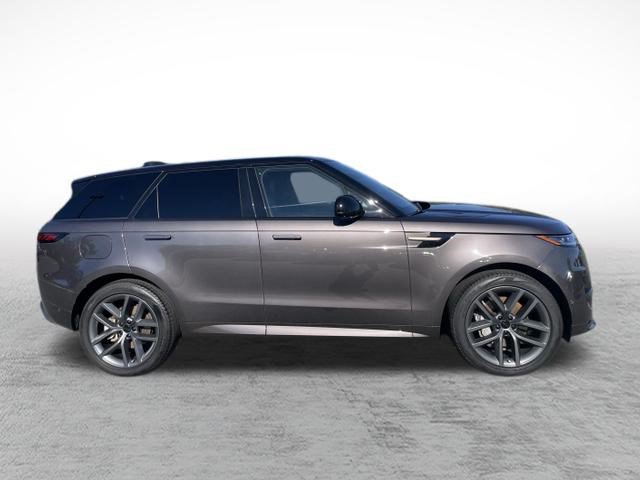 Used 2026 Land Rover Range Rover Sport Dynamic SE AWD/4WD image 4