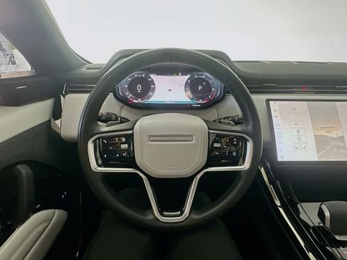 Used 2024 Land Rover Range Rover Sport SE AWD/4WD image 11