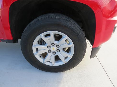 Used 2019 Chevrolet Colorado LT image 9