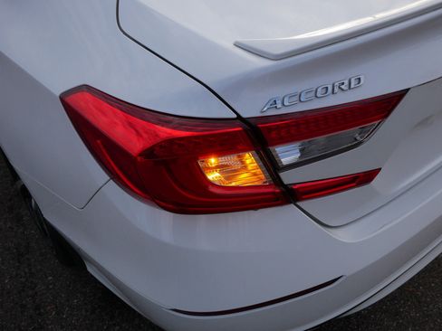 Used 2019 Honda Accord Sport image 15