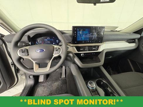 New 2026 Ford Explorer Active RWD image 8