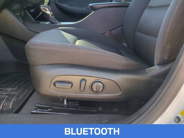 Used 2024 Chevrolet Malibu LT FWD image 17