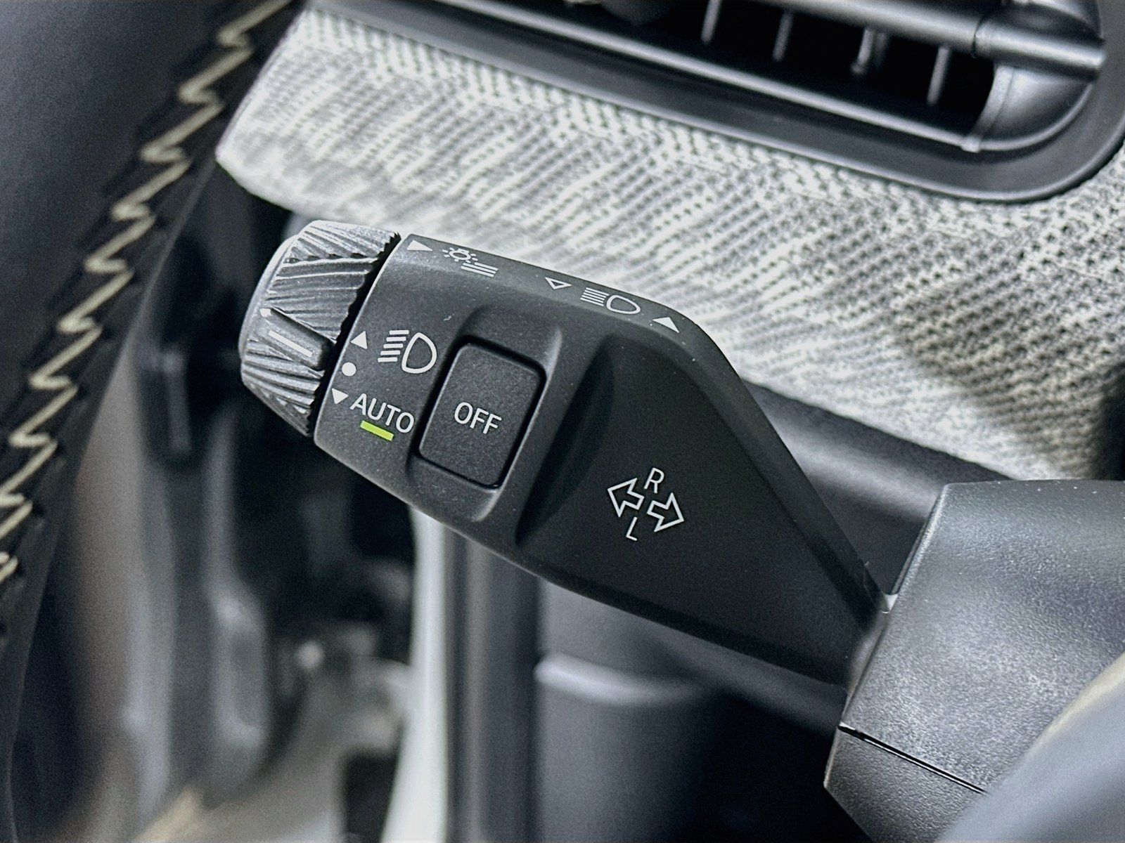 New 2026 MINI Cooper 2-Door Hardtop FWD image 20