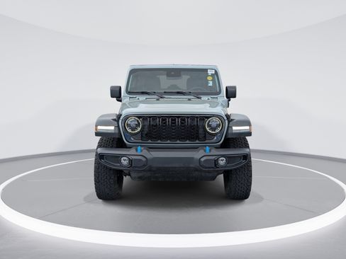 Used 2024 Jeep Wrangler Unlimited AWD/4WD image 2