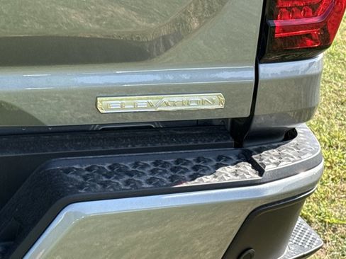 New 2026 GMC Canyon Elevation w/ LPO, Black Badging Package AWD/4WD image 9