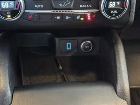 Used 2020 Ford Escape Titanium AWD/4WD image 26