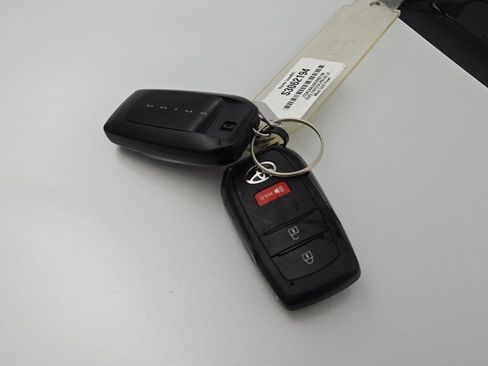 Certified 2025 Toyota Prius LE FWD image 33