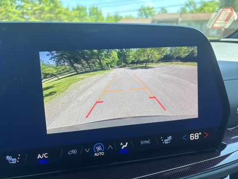 Used 2025 Chevrolet Traverse Z71 AWD/4WD image 26