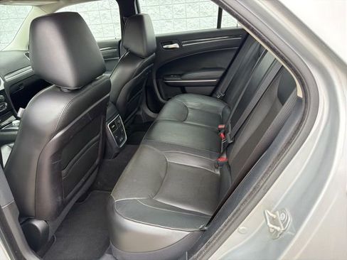 Used 2020 Chrysler 300 Limited image 17