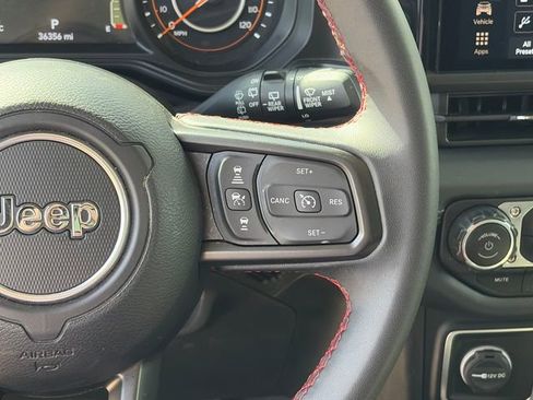 Used 2024 Jeep Wrangler Unlimited Rubicon image 23