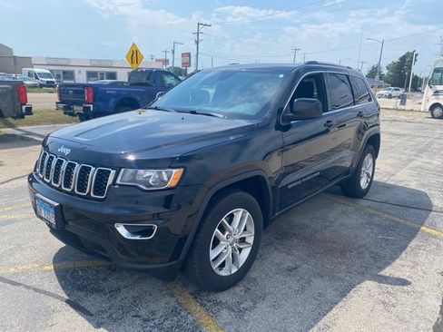 Used 2017 Jeep Grand Cherokee Laredo w/ Quick Order Package 23E AWD/4WD image 2