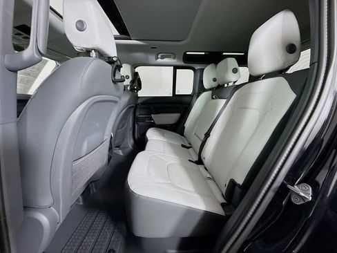 Certified 2025 Land Rover Defender 110 X-Dynamic SE image 24