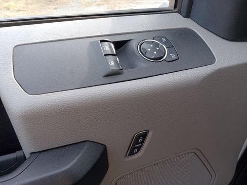 Used 2020 Ford F550 2WD Regular Cab Super Duty image 24