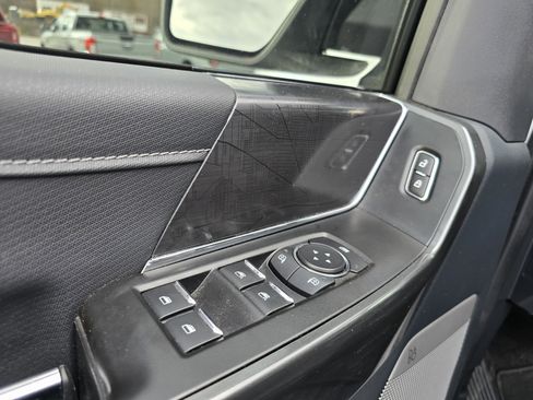 Used 2022 Ford F150 XLT w/ Equipment Group 302A High image 17