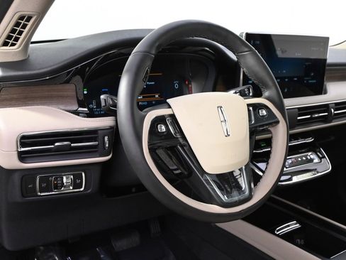 New 2026 Lincoln Corsair Reserve w/ Jet Appearance Package image 11