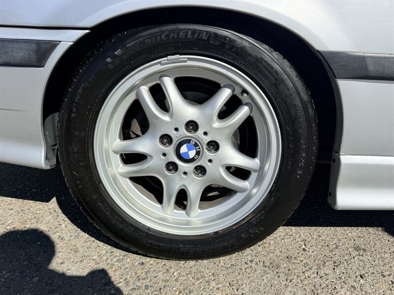 Used 1999 BMW 328i Convertible RWD image 26