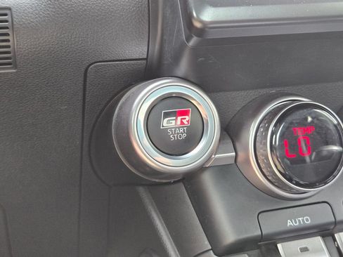 Used 2024 Toyota GR86 Premium RWD image 30