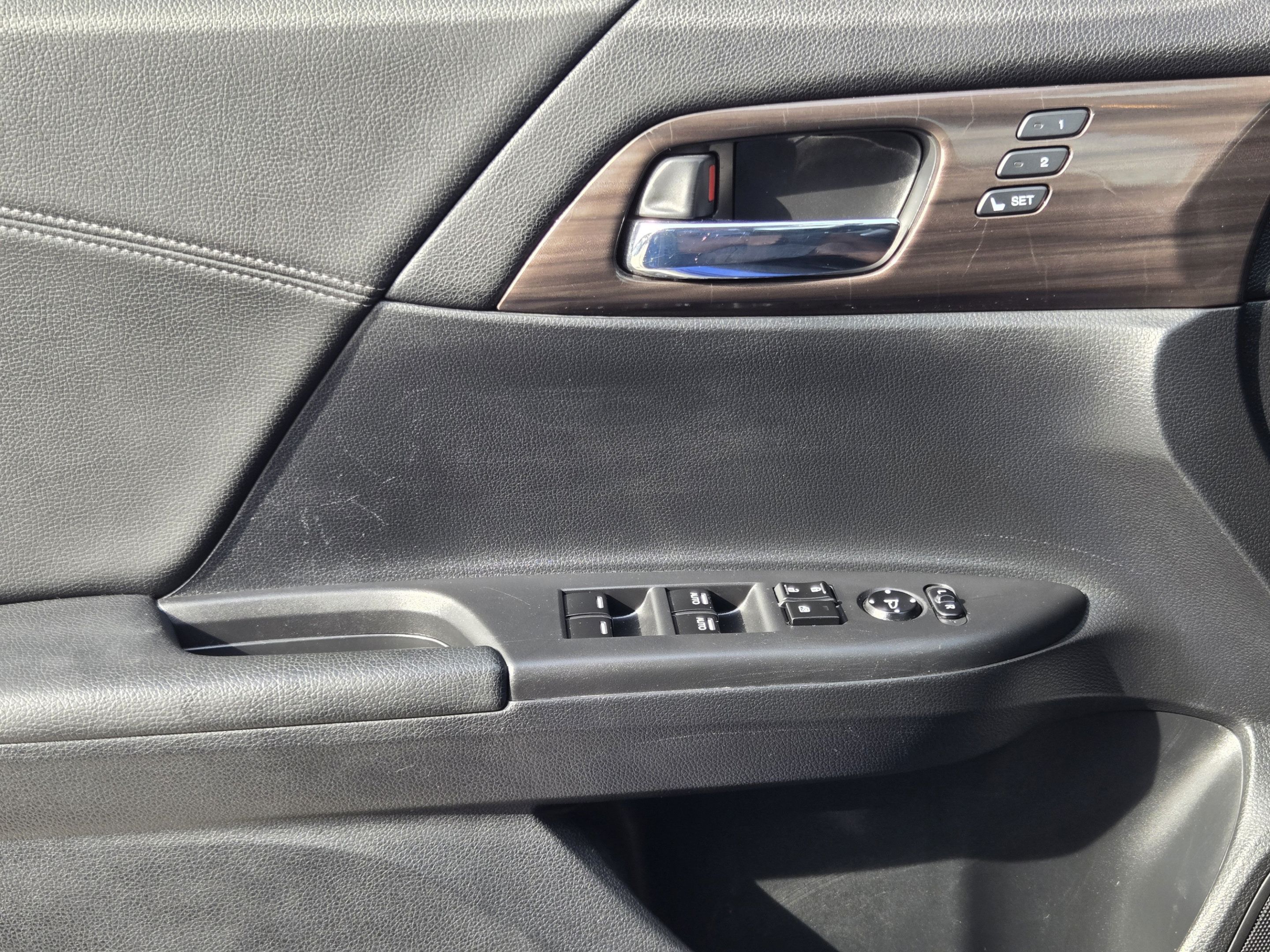 Used 2017 Honda Accord Touring image 19