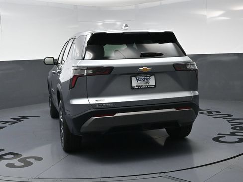 Used 2026 Chevrolet Equinox LT FWD image 8