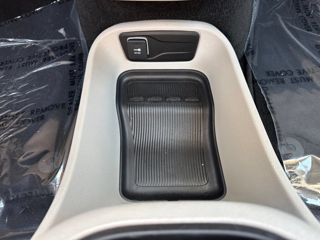 Certified 2024 Chrysler Pacifica Touring-L FWD image 19