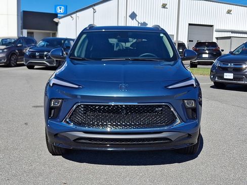Used 2025 Buick Encore GX Sport Touring w/ Comfort Package image 2