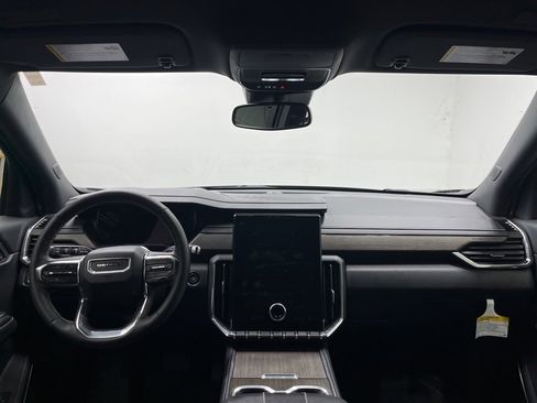 Used 2025 GMC Acadia Denali w/ LPO, Floor Liner Package image 9