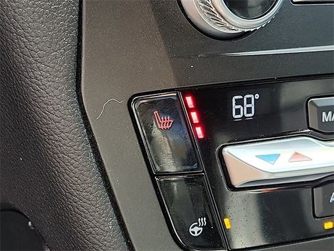 Used 2020 Ford Explorer XLT w/ Equipment Group 202A image 23