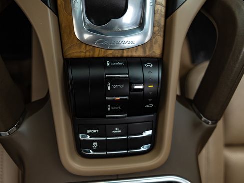 Used 2014 Porsche Cayenne S image 30