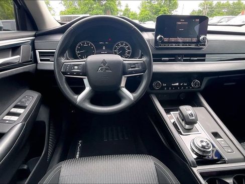 Used 2022 Mitsubishi Outlander ES AWD/4WD image 5