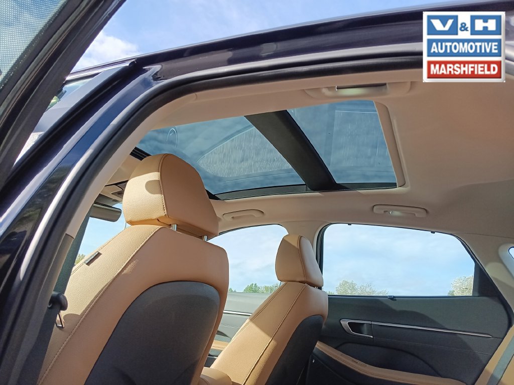 Used 2023 Hyundai Sonata Limited w/ Cargo Package FWD image 7